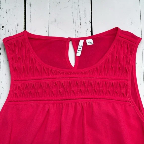 ELLE Salmon Pink Sleeveless Blouse Size L Lace Yoke Tank Top Keyhole Back - Picture 4 of 5